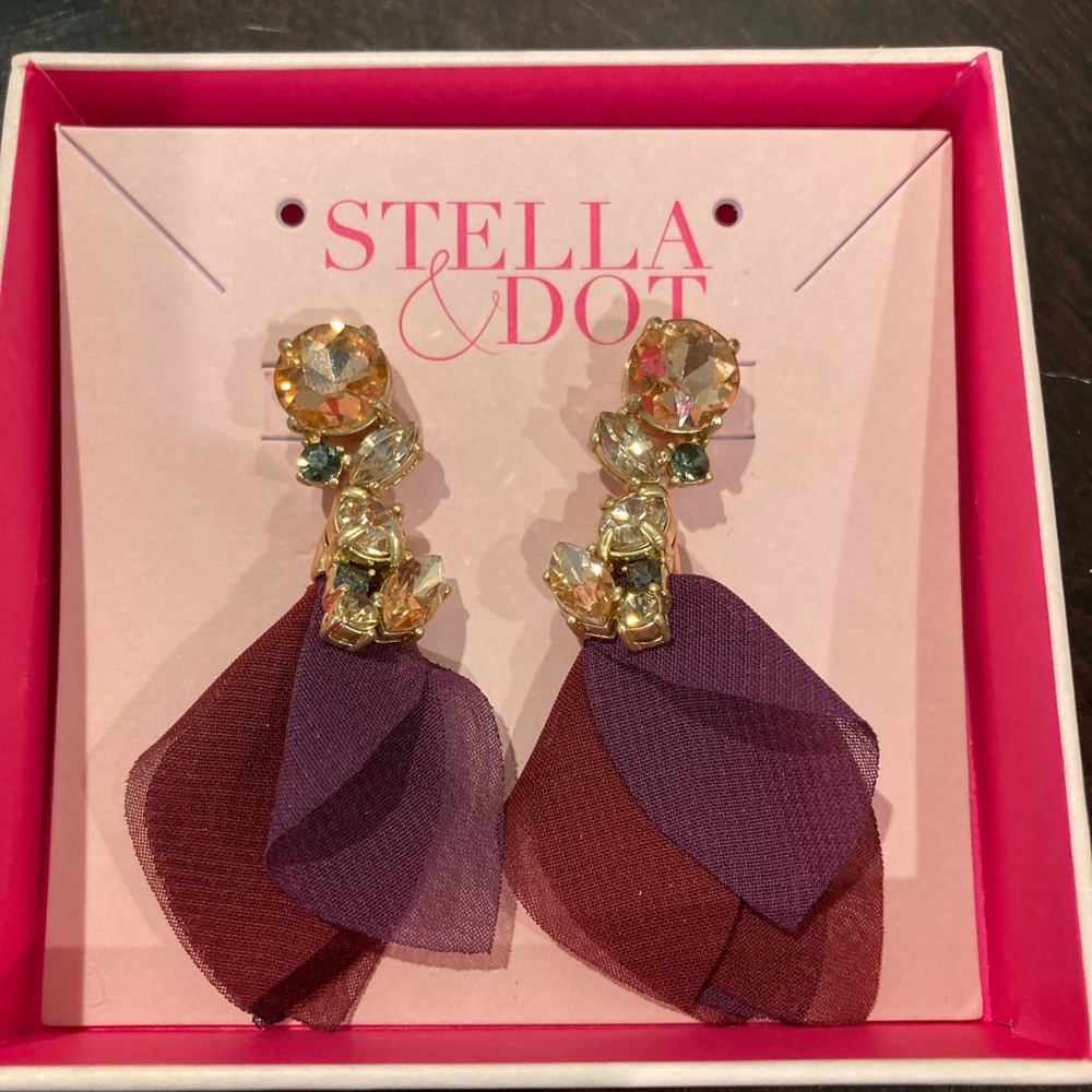 Stella & Dot Preowned Carmen statement earring